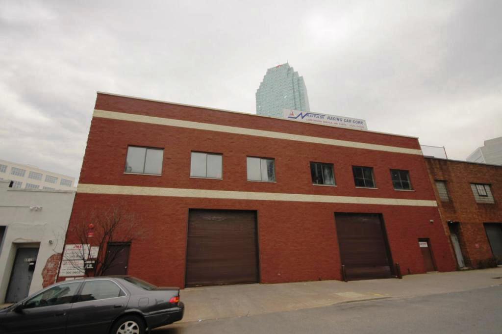 Longtime LIC auto shop moves to make room for 27story rental building
