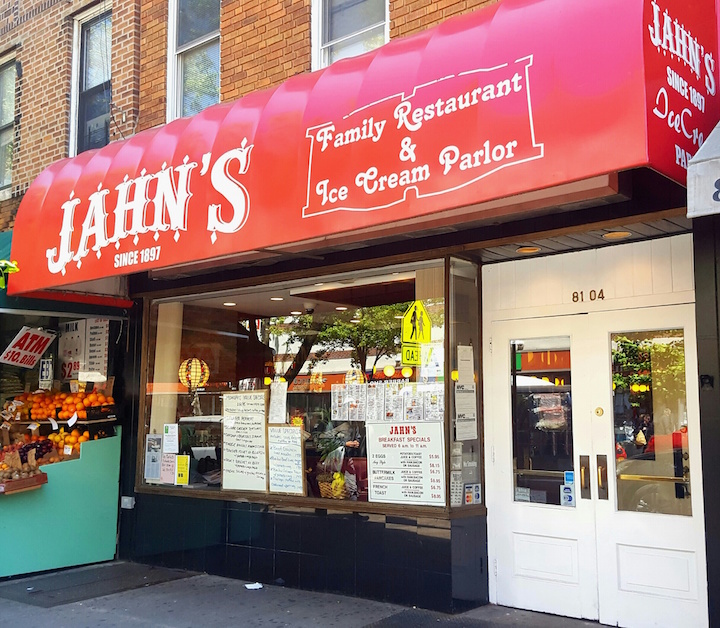 Enter the nostalgia of the 5 best oldschool diners in Queens