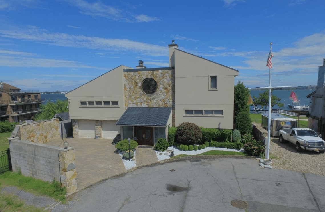 Contemporary 4story mansion in Whitestone area on the market for more