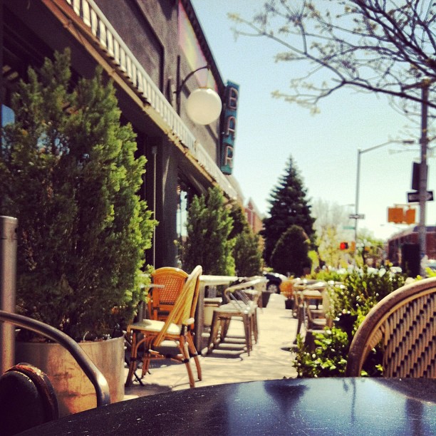 15 outdoor dining spots in western Queens to try before the end of