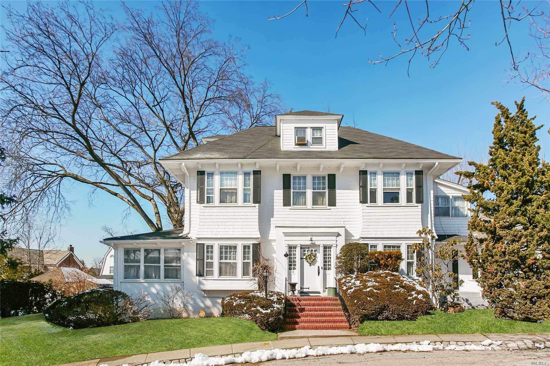 Take a look inside these homes that just hit the market in Douglaston
