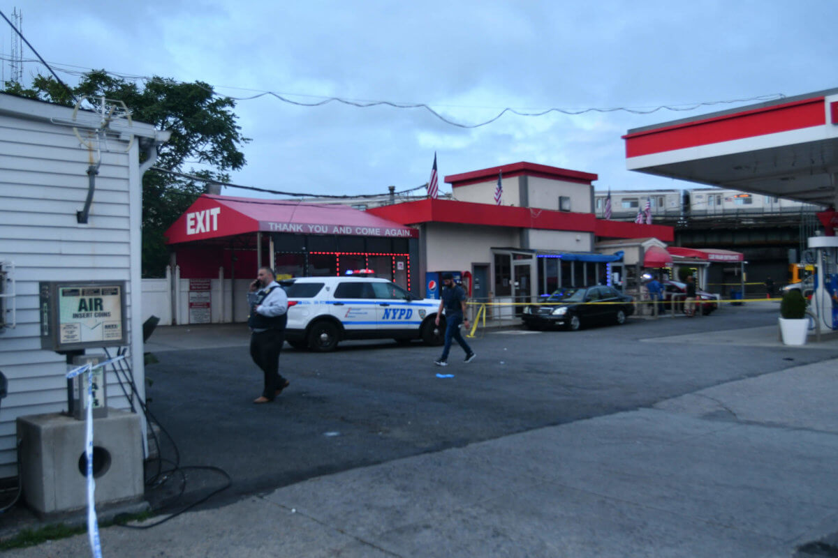 Man dies weeks after being shot at a Queens gas station