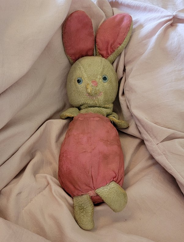 Is it acceptable for adults to still sleep with stuffed animals? Quora
