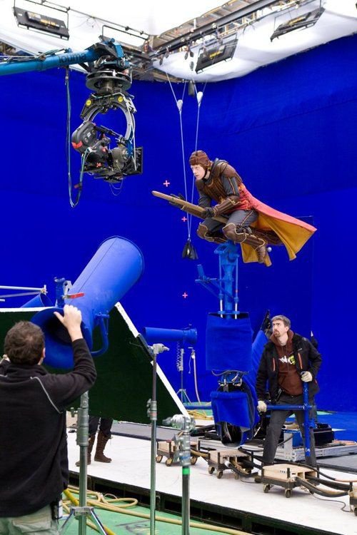 Tìm hiểu về why green background is used for vfx trong sản xuất hiệu