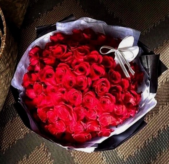 How much do roses cost at Safeway? Quora