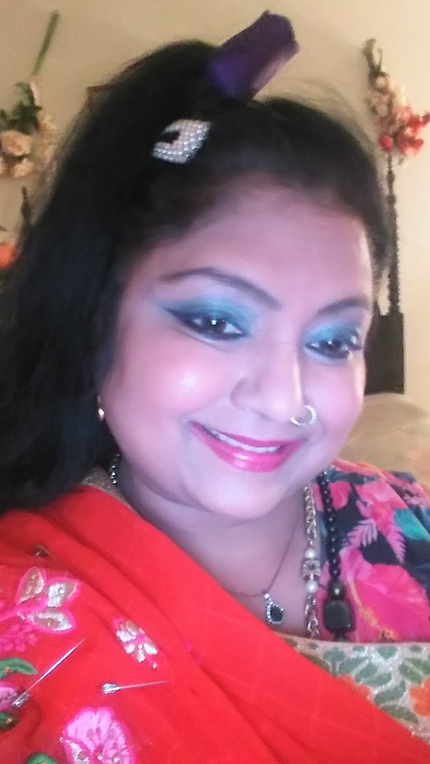 Why do my muscles look bigger in the mirror in comparison to when I