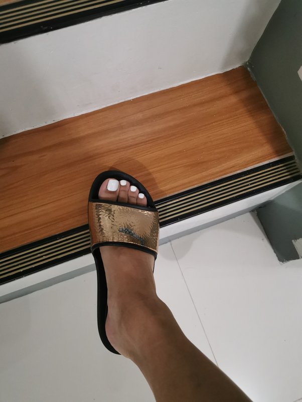 Is it weird for a guy to paint his nails black? Quora