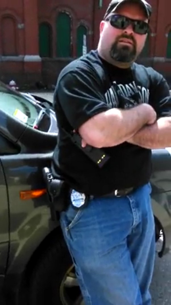 Obvious Undercover Cop