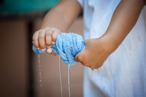 How do paper towels absorb water? Quora