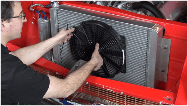How to troubleshoot the problem when the radiator fan of my car is not
