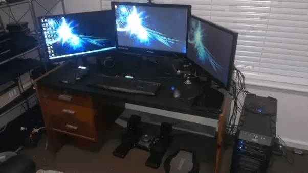 Why do programmers prefer two large monitors? Quora