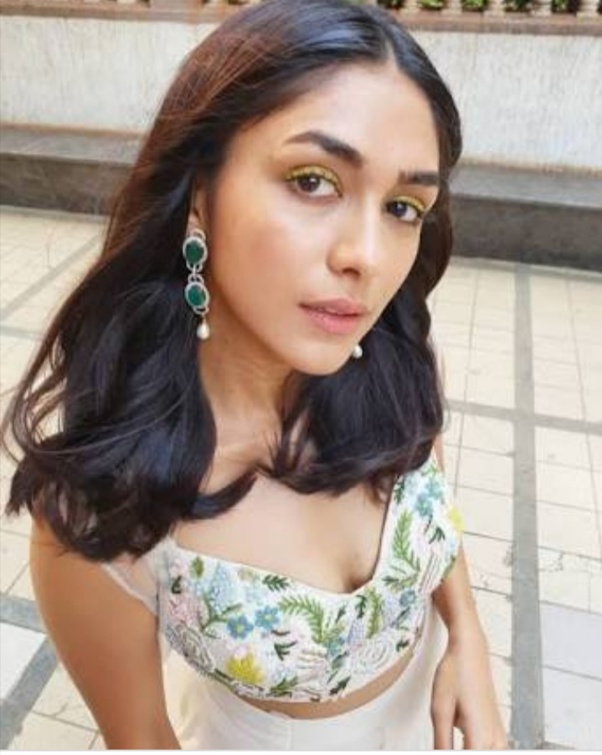 Who is the tallest actress in Bollywood? Quora