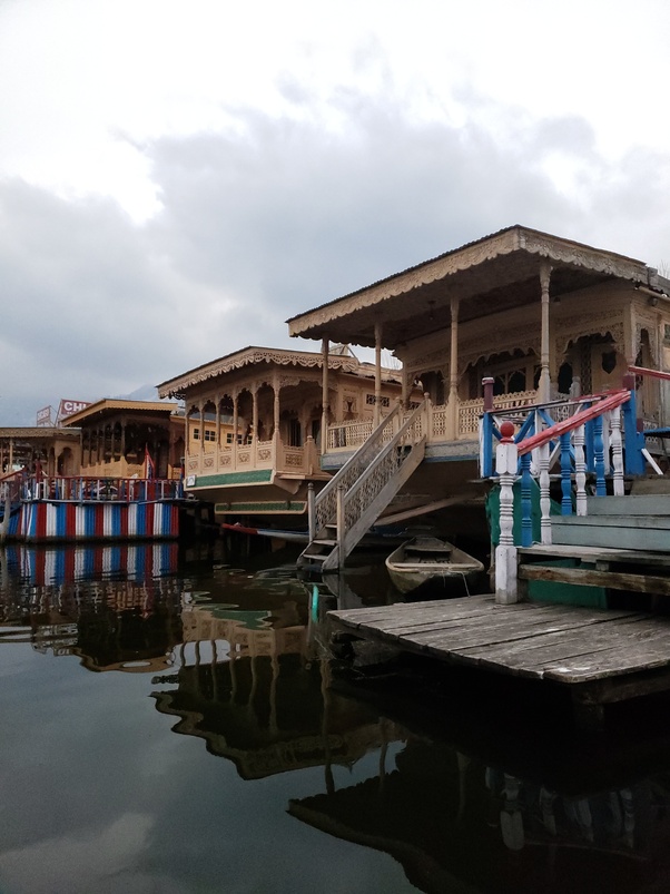 Is it safe to travel to Kashmir in March 2019 despite the