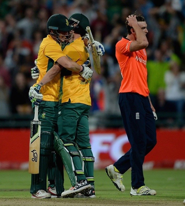 What are the best last over finishes in cricket either by a batsman by
