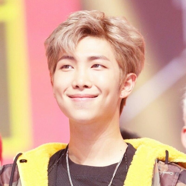 Do any BTS members have dimples? Quora