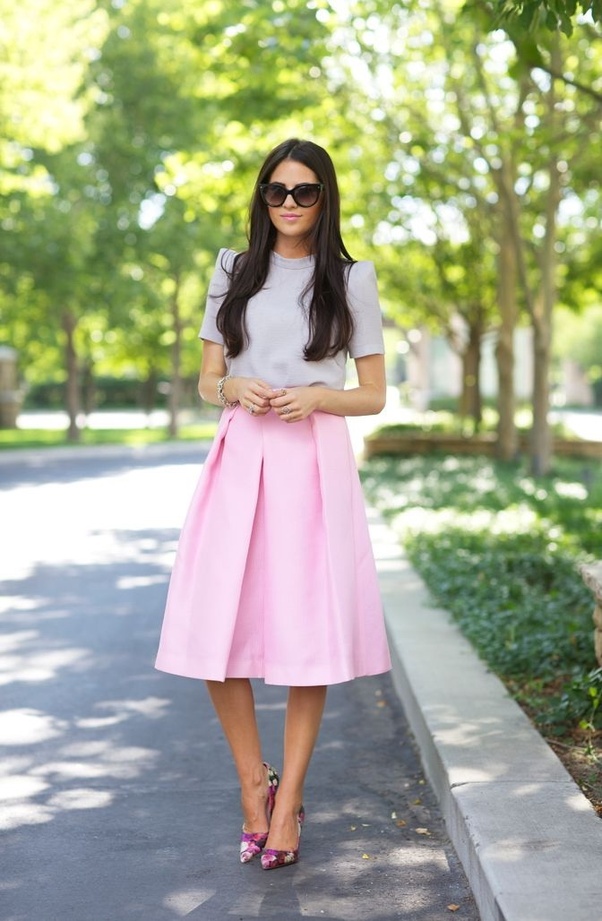 What top should I wear with a pink skirt? Quora