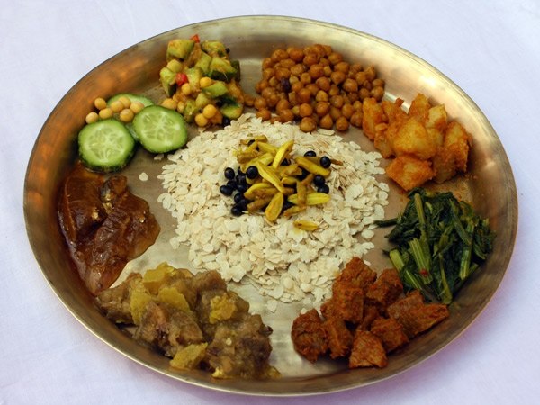 What are the best Nepali foods that everyone (other than Nepali) likes