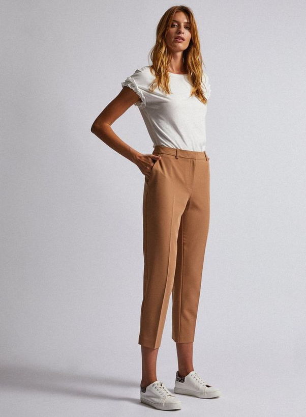 What colour shirt goes with light brown pants? Quora