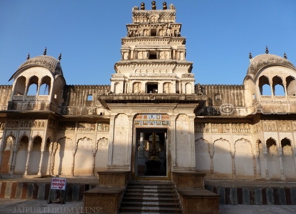 What are the best places to visit and activities to do in Pushkar