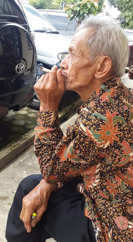 Mengapa merokok itu dianggap keren oleh sebagian orang? Quora