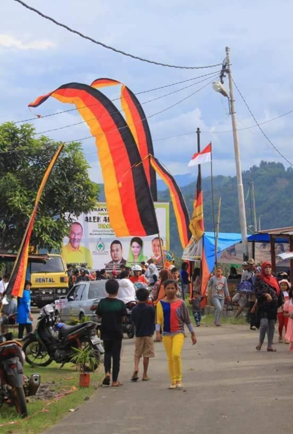 Apa arti warna hitam, merah dan kuning pada marawa Minangkabau yang