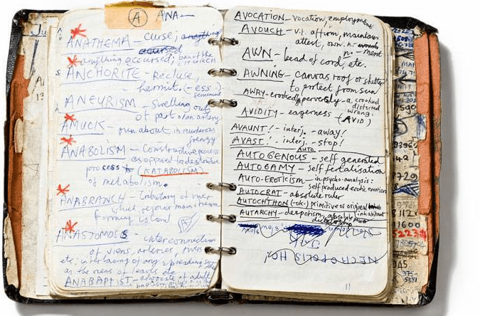 Apakah kamu masih sering menulis di atas kertas/buku? Untuk apa biasanya  kamu menulis tersebut? - Quora