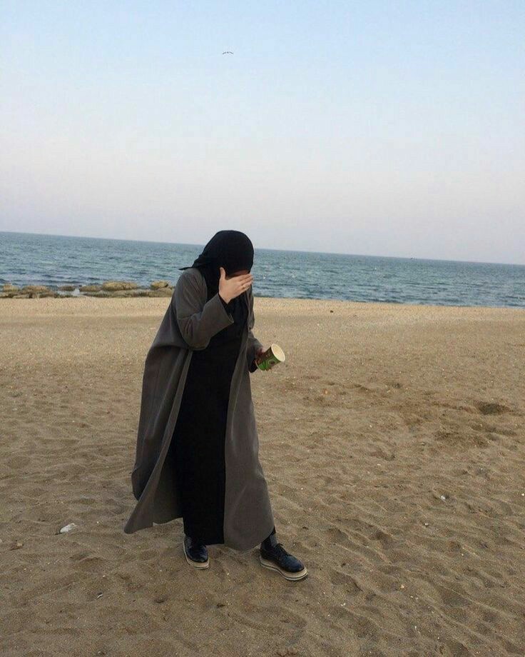 Bagaimana gaya berpakaian syar&rsquo;i namun tetap modis? - Quora