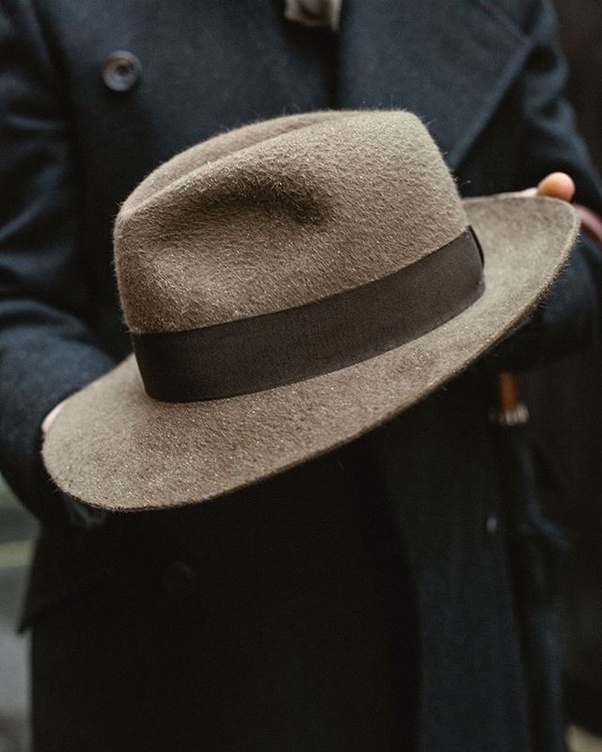 What hats would be attractive on men with long hair? Quora