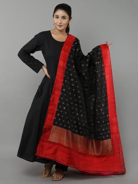 Which dupatta should I wear with black kurti and leggi? Quora
