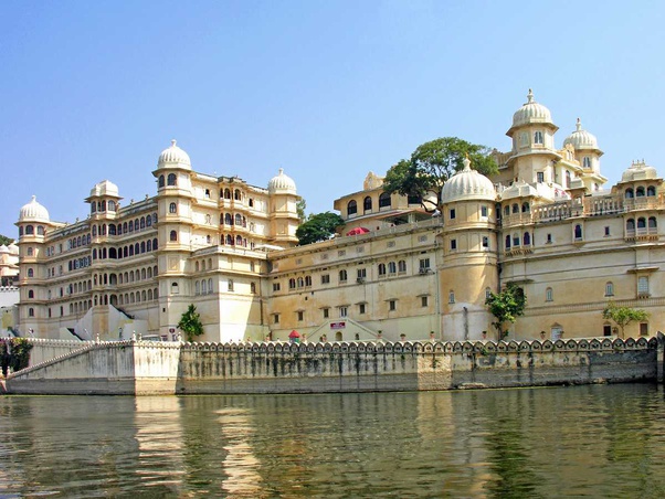 What are the best places to visit near Pune with friends in new year