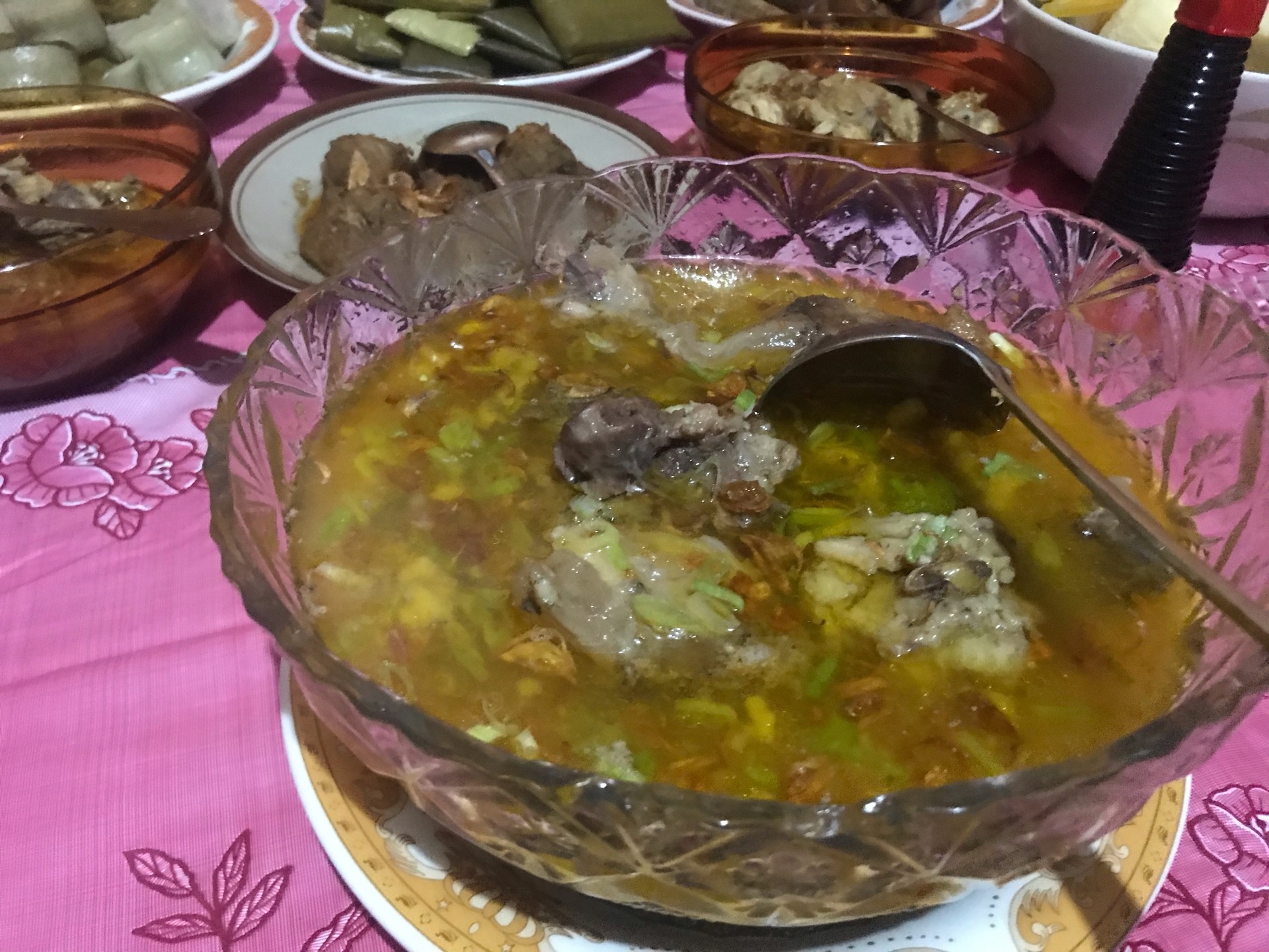 Faktor apa saja yang membuat ciri khas makanan di setiap daerah berbeda ? -  Quora