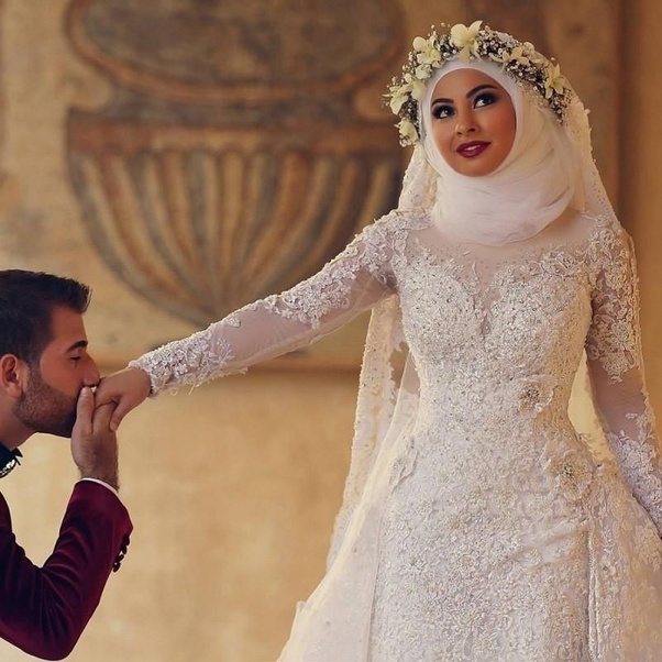 Which color of dress do Muslim women wear on their wedding