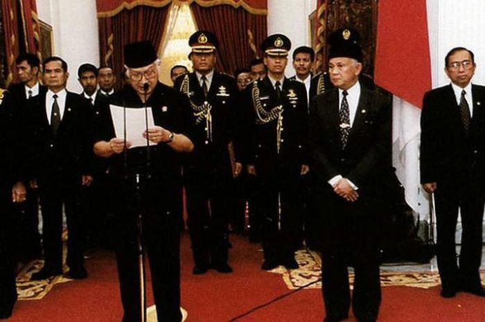 Mengapa Soeharto bisa memimpin Indonesia selama 32 tahun? - Quora