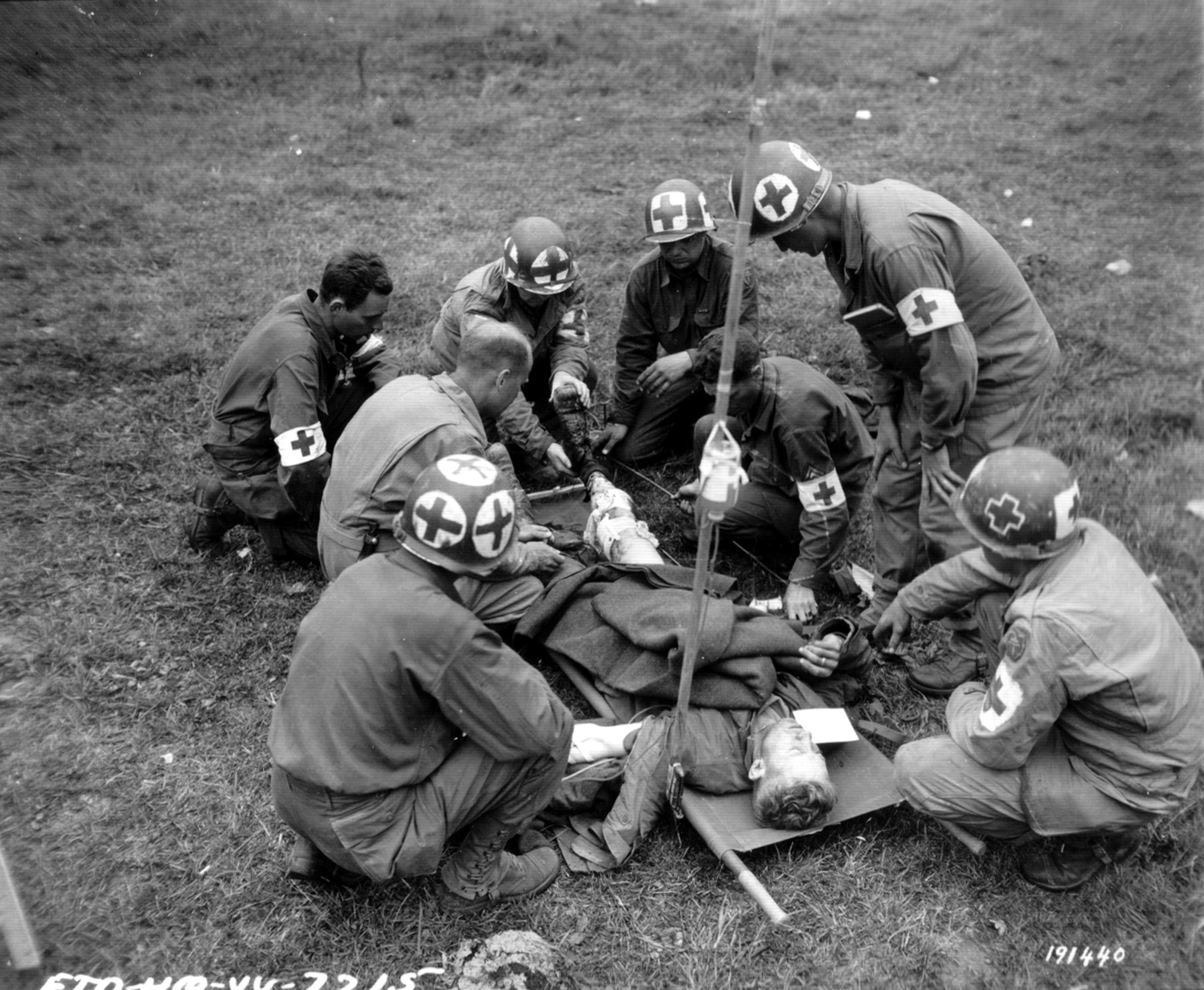 Do Combat Medics Carry Units Of Blood To Replace For Blood Loss For Wounded Soldiers? - Quora