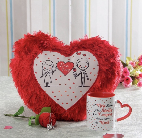 What are the best ways to celebrate Rose Day this