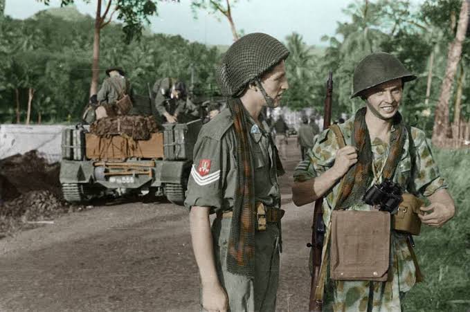 Mengapa tentara Belanda saat agresi militer 1 dan 2 (1947-1948) seragam  tentara mereka sepintas mirip seragam tentara Amerika apalagi seragam  marinir Belanda yang sama persis dengan seragam USMC marinirnya AS? - Quora