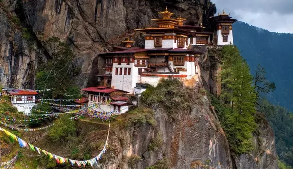 Which are the best places to visit in India (North or South India