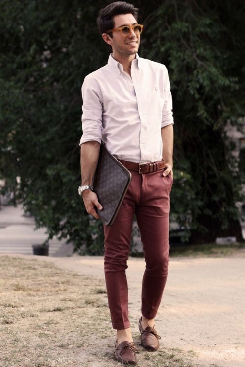 What are the best colors for a shirt to wear with maroon