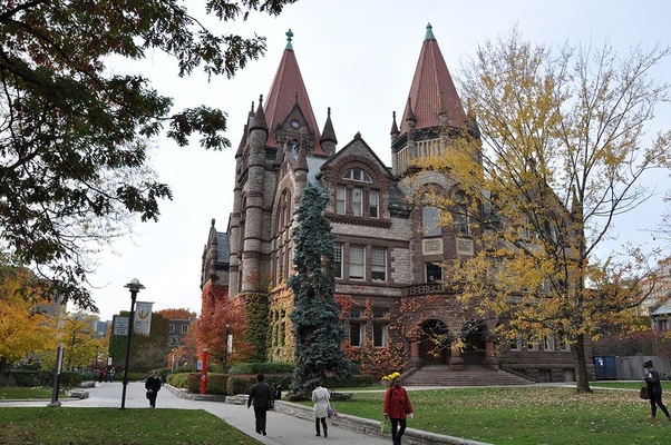Which universities in Canada have a high acceptance rate for