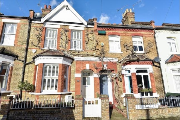 Is 10,000 pounds a month enough to live in London? Quora