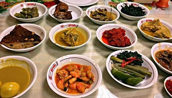 Mengapa porsi nasi Padang lebih banyak ketika dibungkus dibanding makan