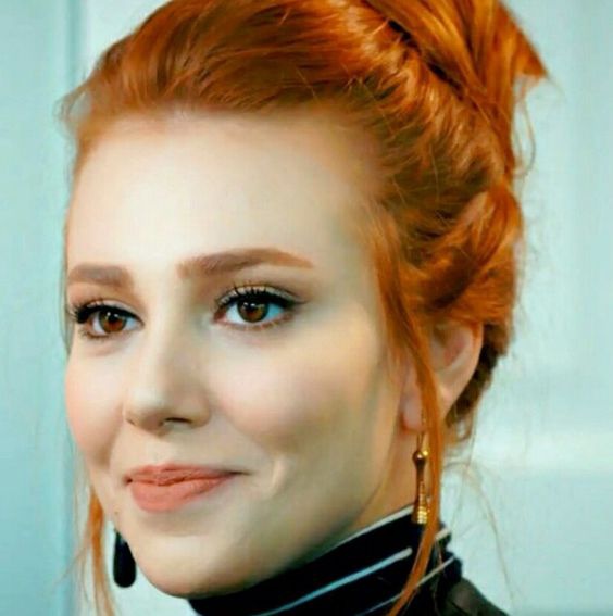 What are the stunning photos of Turkish actress Elçin Sangu? Quora