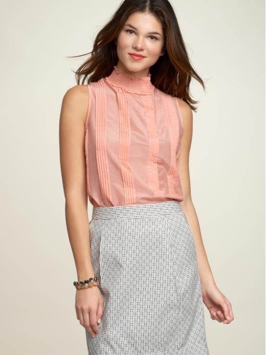 What colors go well with peach clothing? Quora