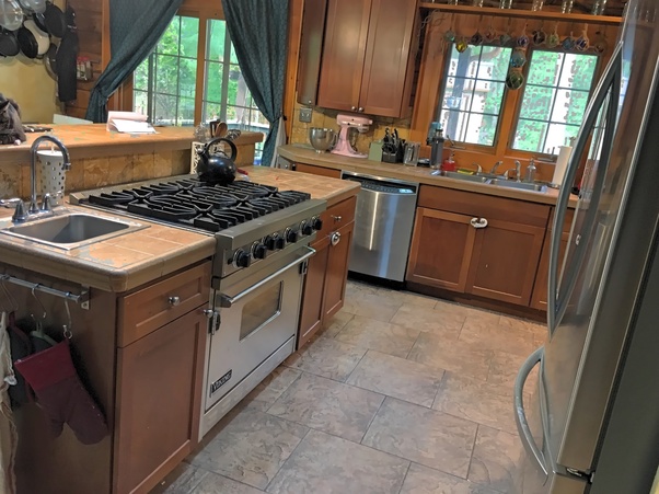 Today, there are many variations of finishes for carpet, parquet, linoleum. What Flooring Goes With Cherry Cabinets Quora