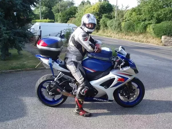 How to ride my motorcycle to school? Where can I put my gear and carry