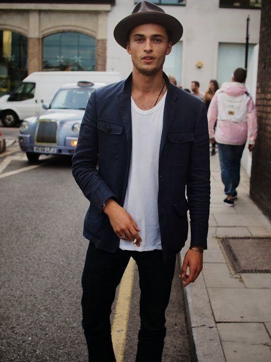 Which tshirt looks better with a dark blue blazer? Quora