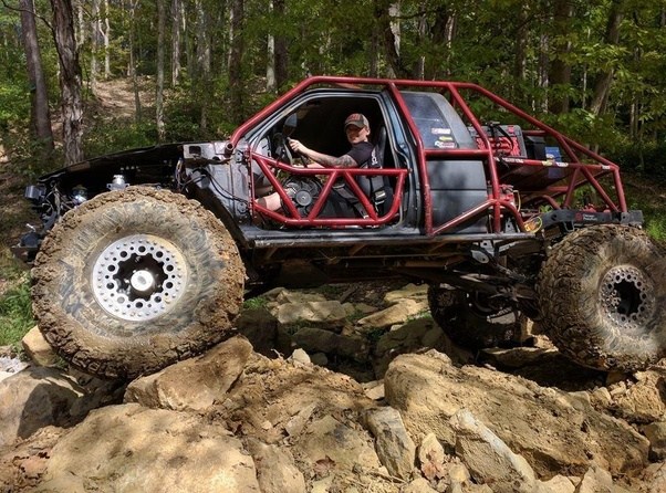 In the United States, is it legal to own and use an unregistered car