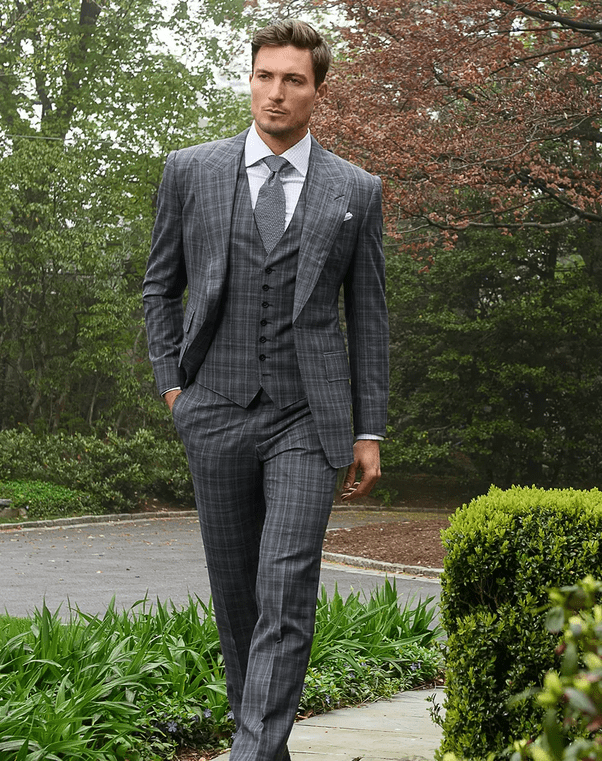 What color shirt and tie should I wear with a gray suit to