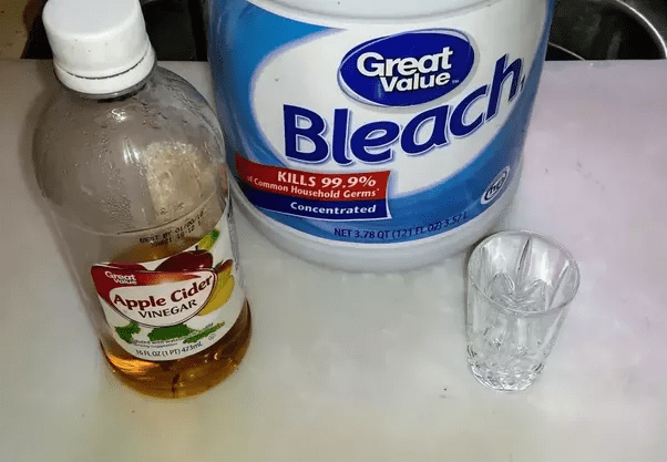 What happens if you mix bleach and vinegar? Quora