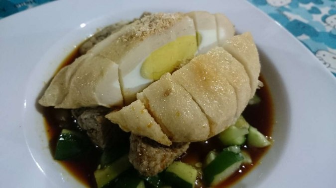Apa nama makanan khas Palembang yang benar: pempek atau empek-empek? - Quora